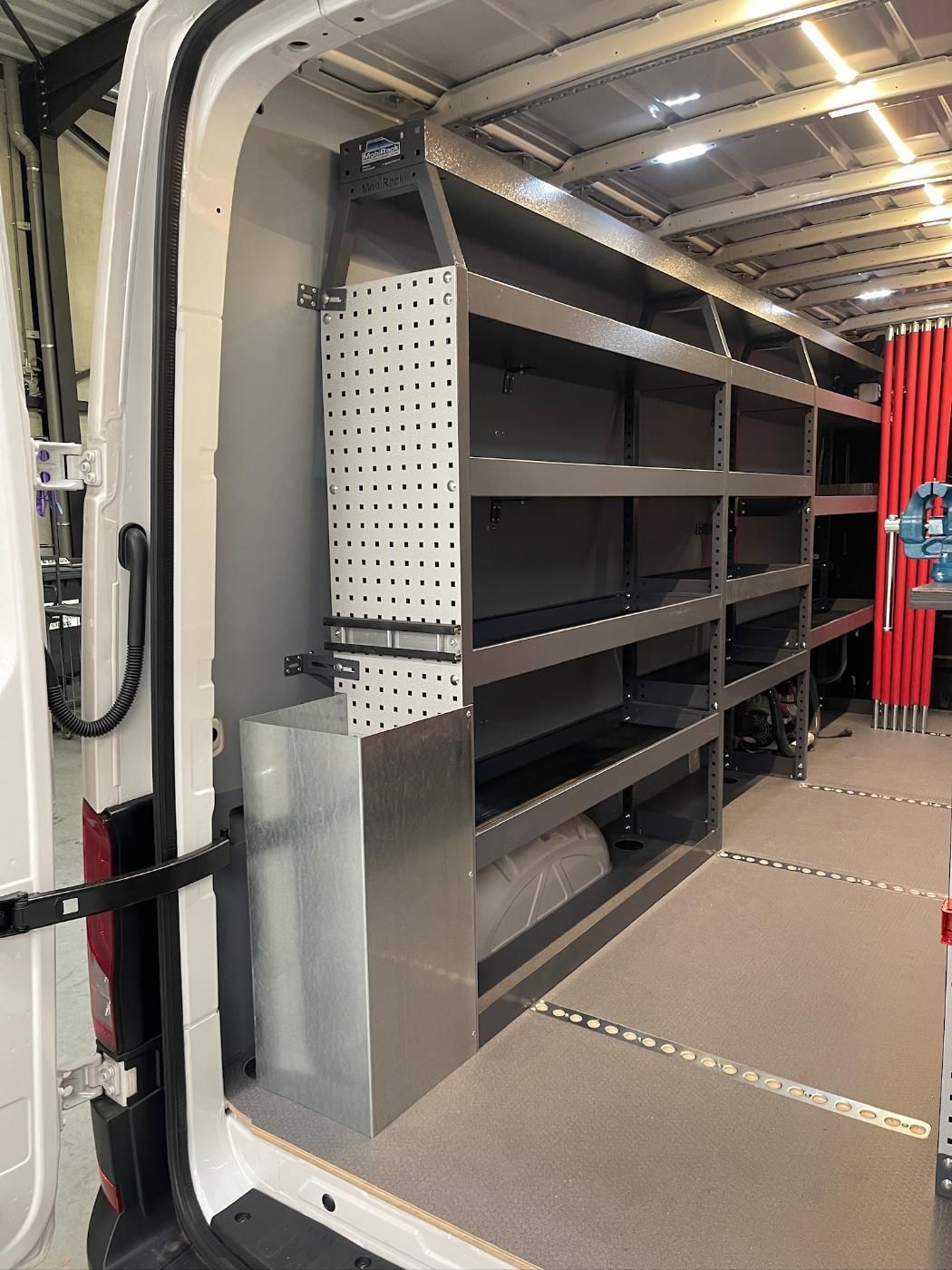 Reksystemen Op Maat Inrichting Bestelwagens 119