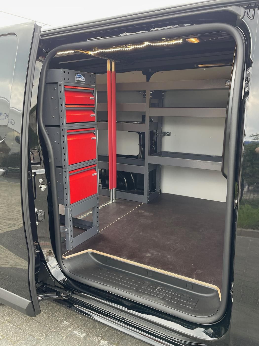Reksystemen Op Maat Inrichting Bestelwagens 129