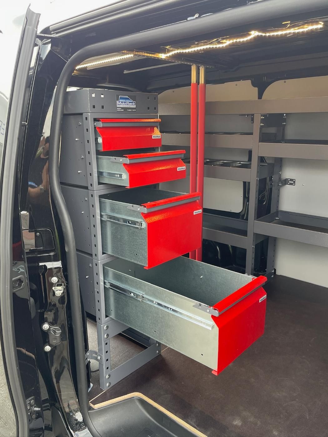 Reksystemen Op Maat Inrichting Bestelwagens 130