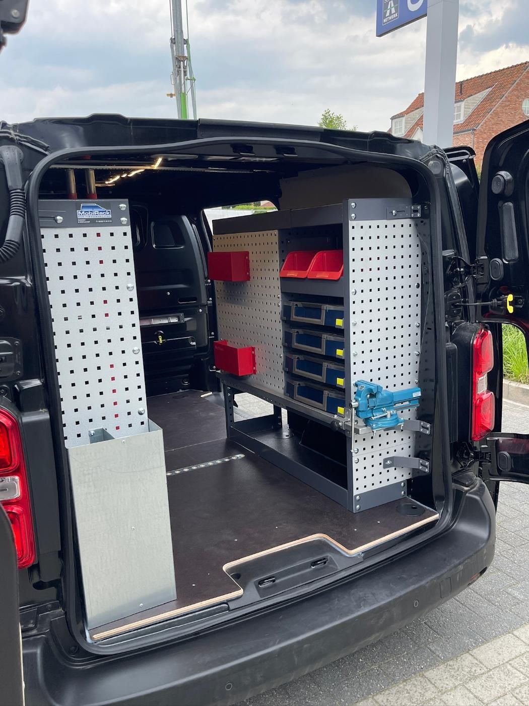 Reksystemen Op Maat Inrichting Bestelwagens 131