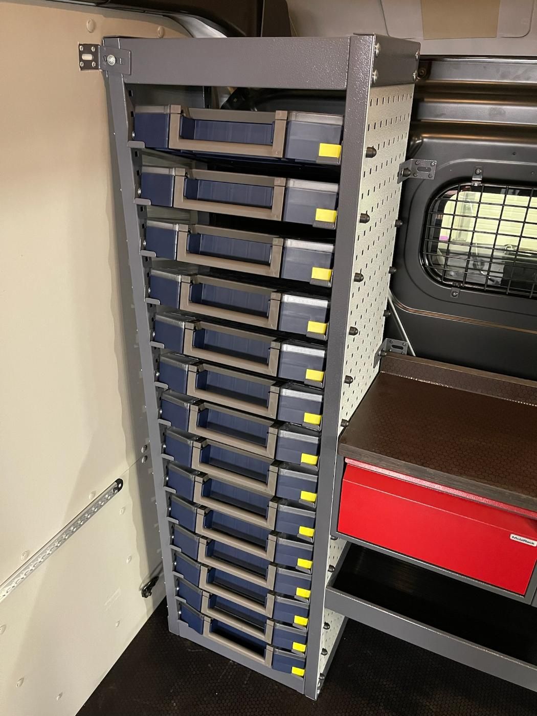 Reksystemen Op Maat Inrichting Bestelwagens 135