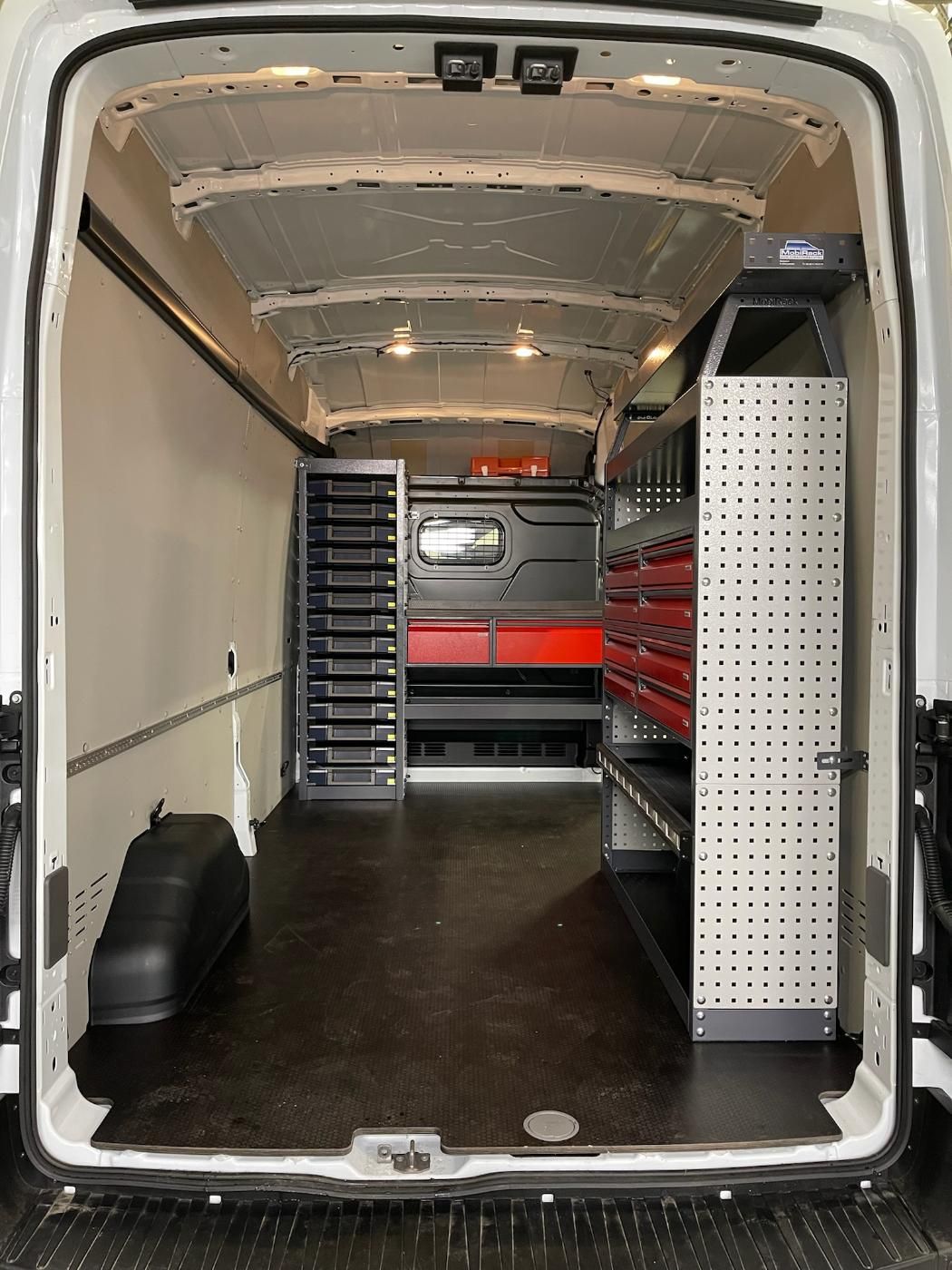Reksystemen Op Maat Inrichting Bestelwagens 136