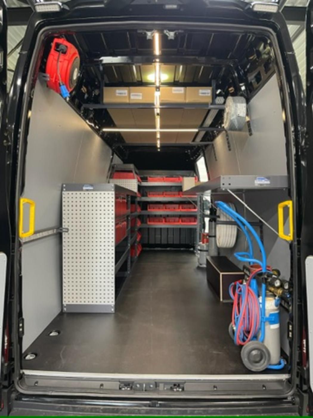Reksystemen Op Maat Inrichting Bestelwagens 32