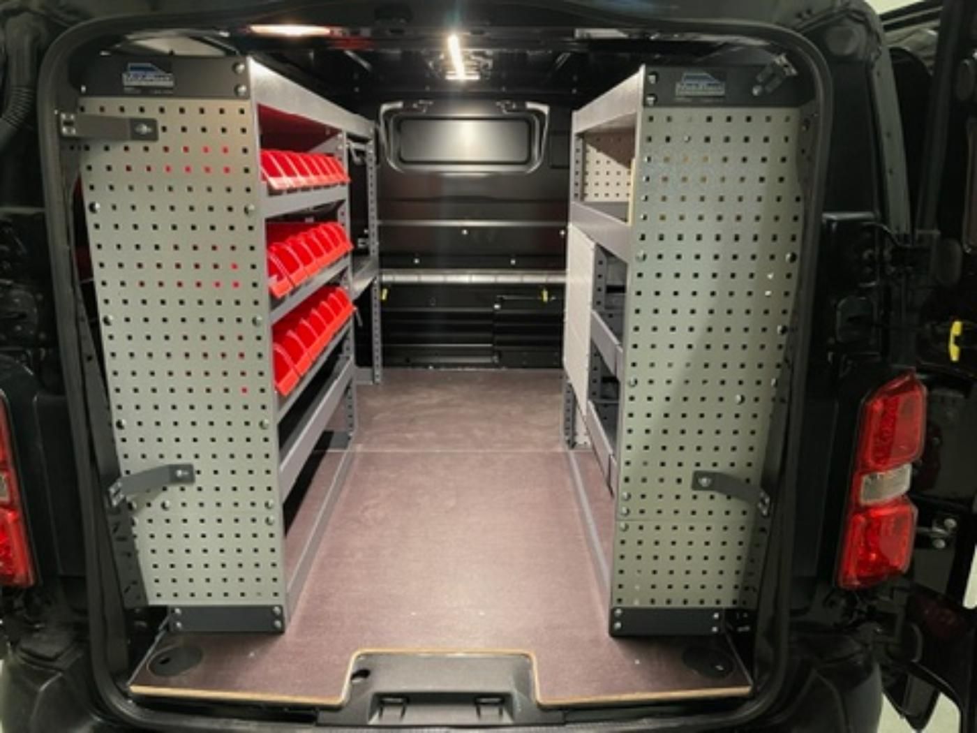 Reksystemen Op Maat Inrichting Bestelwagens 34