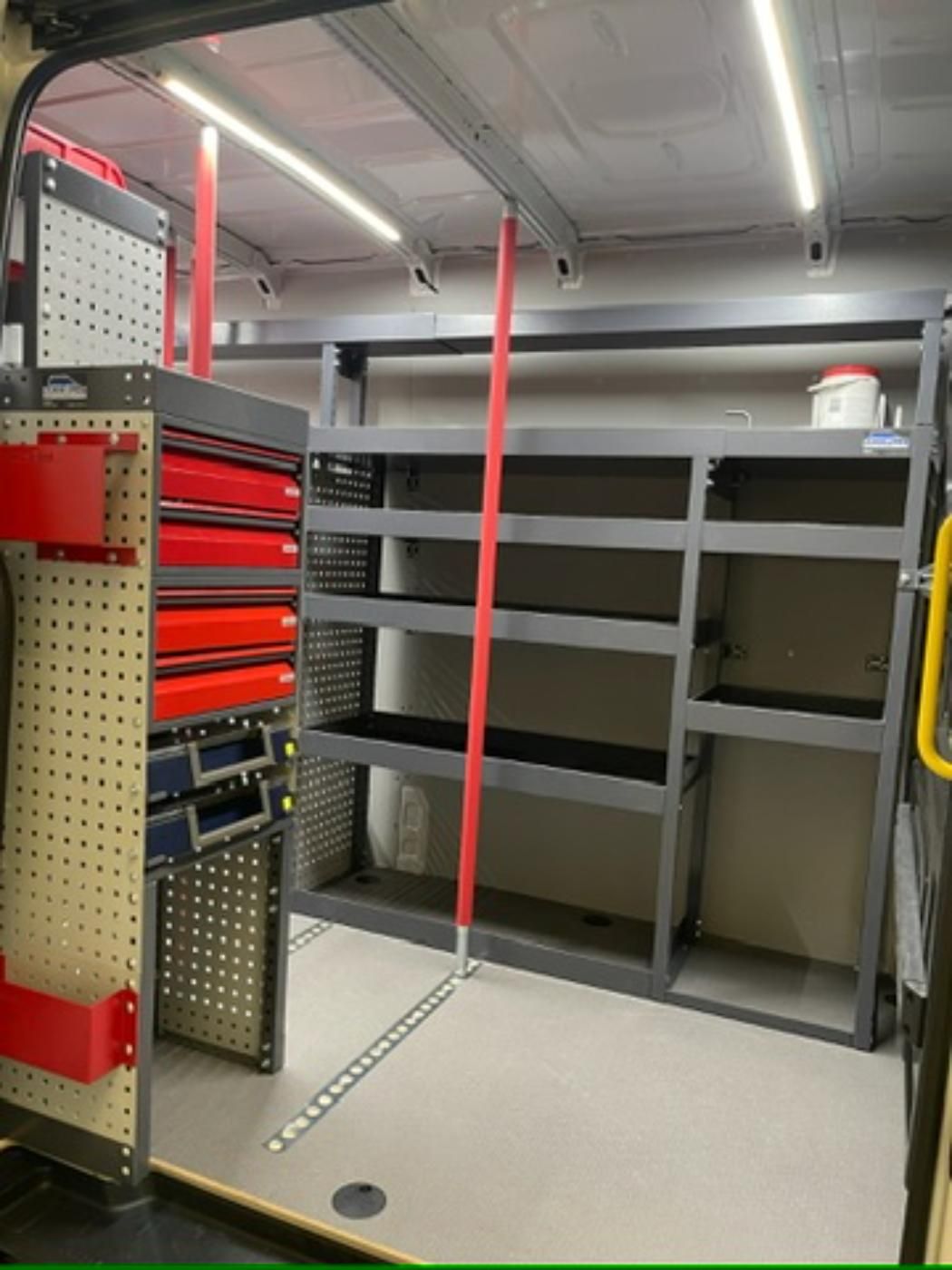 Reksystemen Op Maat Inrichting Bestelwagens 64