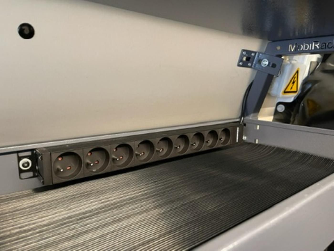 Reksystemen Op Maat Inrichting Bestelwagens 74