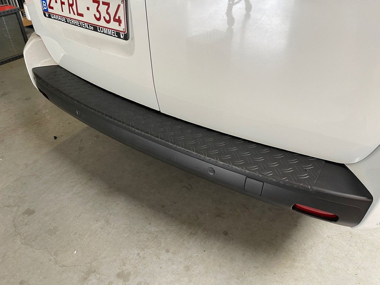 Aluminium bumpertrede zwart (traanplaatmotief)